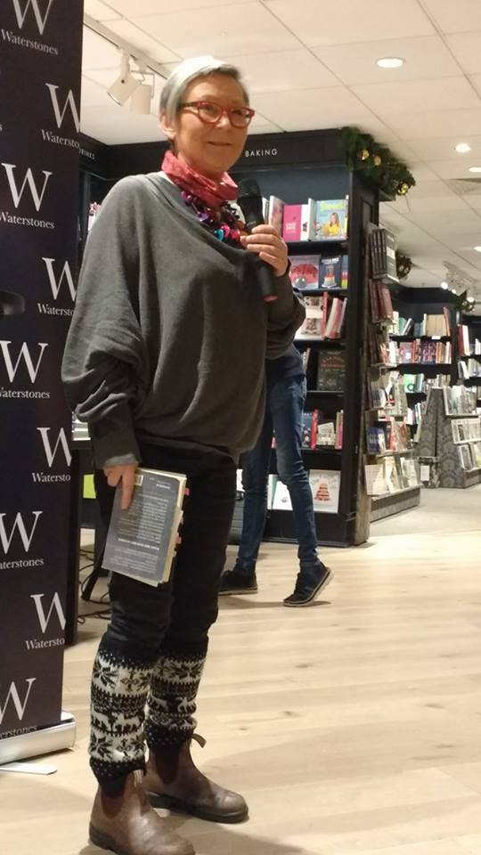 waterstones-christmas-cracker-2016